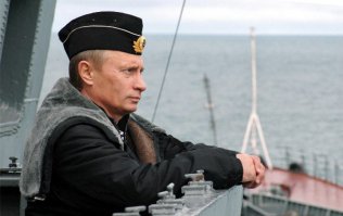 10 беспроигрышных поз для мужской фотографии