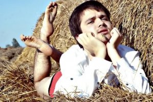 10 беспроигрышных поз для мужской фотографии