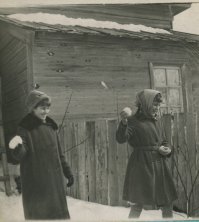 Ну что, в тырнете закончились все девушки СССР? Почему одни и те же фотки в который раз?