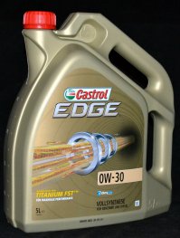 А теперь ткните мне пальцем в то масло, которые выдержит такой срок. 

Пожалуйста
на примере опеля тк езжу на нем
опель в мануале к своим авто пишет:

Европейские требования к
периодичности технического
обслуживания
Техническое обслуживание вашего
автомобиля необходимо выпол‐
нять через каждые 30000 км или
1 раз в год, в зависимости от того,
какое событие возникнет первым

отсюда вытекает что интервал замены масла 30 000км
У GM есть свой стандарт которому должно соответствовать заливаемое масло, называется он DEXOS2, производители масел отдают свои масла на сертификацию после чего получают сертификат говорящий о том что их масло соответсвует заявленным требованиям.
Так вот выходит что производитель разместивший на своем масле эмблему DEXOS2, заявляет что его масло способно соответствовать требованиям GM на протяжении необходимых 30 000км.
та же история со всеми остальными брэндами, если на банке написано что масло имеет допуск BMW Longlife-04 или VW 502.00/505.00/505.01 или MB Approval 229.51 и другие, это автоматом означает что производитель заявляет что данное масло способно выдержать необходимый сервисный интервал.

Но всегда есть оговорка на условия эксплуатации, тот же бензин или например езда в пробках, был тест у одного из автожурналов, который показал что 100 часов холостого хода, для масла равнасильны 10 000 км пробега, потому в той же Москве масло может исчерпать свой ресурс уже на 5000 км.
А 100 часов на самом деле не так много, если вы зимой например за день 4 раза прогрели машину по 15 минут, то для достижения 100 часов вам по сути хватит 3 месяцев жены, а если вы к примеру зимой часто ждете жену с работы, конечно же вы не будете глушить движок при минусовой температуре, вот вам и набежат эти часы.