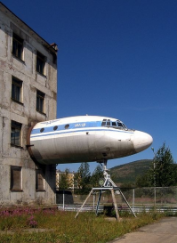 Американец превратил в дом списанный самолет Boeing 