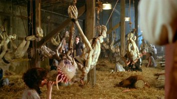 Ну раз заговорили про обед, вот вам "Обед нагишом"
Кстати актерский состав вас сильно удивит.
Приятного аппетита.