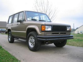 Не Лендровер, а Исузу Трупер, один-в-один.