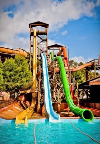 ну вот на Майорке, желтая горка, 30 метров почти свободного падения.