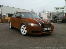 Ferrari обтянули в пленку, имитирующую ржавчину