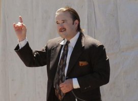 а этого хоть прям щас в единороссы!!!