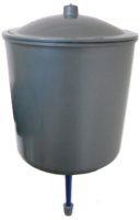 Кстати, описание автомата не совсем точное. Он по своей сути был похож на садовый рукомойник.



Монета падала на рычаг (привет Архимеду) и поднимала затычку. Пока монета с рычага соскальзывала и затычка опускалась вода лилась.