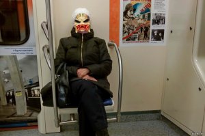 Тётки в метро наглеют 