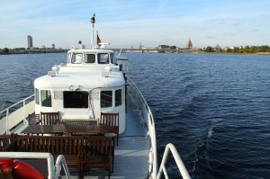 Латвийский Нэшнл Жиографик. С Кузьмичом по речке 
Рига. Даугава.