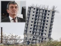 У нас губернатор так дом сносил...

 
Хороший дом, качественный... Только-только построенный.
100 лет бы простоял, но нужен был пиар...