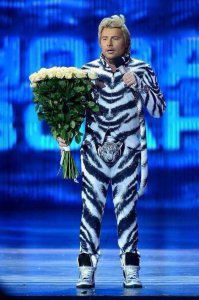 А почему маска на ......???
Сползла!!!!