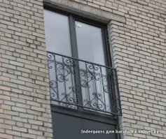 Французский балкон - тип балкона, не имеющего собственно балконной площадки.
