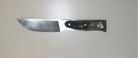 Мой очередной, пока что в процессе. Рессора, 6 мм обух. После закалки накладки на рукоять, и, пожалуй, всё.