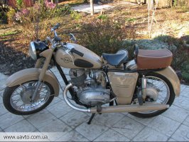 Вот ИЖ-56!А у Вас-ИЖ Планета.Без цифрового индекса.У 56-ой больше по диаметру фара,раздельные сиденья,Иные передее и заднее крылья,Заливная горловина сбоку,и более тонкий в задней части бензобак.