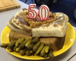 Тебе наверное нужен такой торт?))))