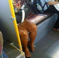 Да єто просто месячнsе у мулатки - при чем тут автозагар?