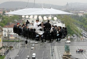 Вот это необычный ресторан, в котором съел меньше, чем тут же не вставая со стула на сра... !