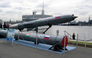 Москит, Яхонт, Брамос вот наш ответ !!!!
