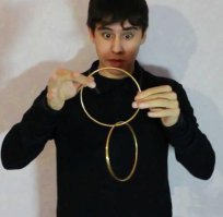 И отдать Копперфильду, пусть попробует разнять !