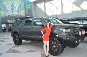 С 2016 года в ряду двигателей Lada Kalina появится новый восьми цилиндровый агрегат Ferrari F136 E от легендарного производителя спортивных автомобилей. Новый двигатель будет иметь объем 4308 см³ и развивать мощность до 490 л.с. По заявлениям конструкторов Автотаза, совместное использование уникального кузова автомобиля и мощного двигателя позволит раскрыть весь потенциал Lada Kalina. Автомобиль станет более приспособленным к плохому состоянию российских дорог и теперь необходимость объезжать неровности на дорогах отпадет - достаточно будет лишь чуть нажать на педаль акселератора и аэродинамические характеристики уникального кузова позволят ему оторвать автомобиль от плохого дорожного покрытия, что позволит ему преодолевать довольно широкие неровности. Эту хрень я придумал только что, выложенную выше кто то придумал немного пораньше. Devolro - это (фото ниже) и размениваться на что то меньшее и дешевое они не будут (лично мое мнение)