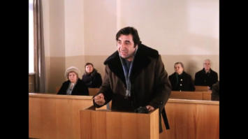 он просто к нему такую личную неприязнь испытывает, что кушать не может