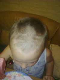 хорошо подстригся))) по пятничному