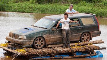Почему то напомнило выпуск "Top Gear" про путешествие в Африке.