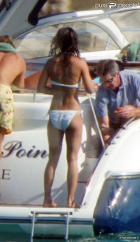 Больше половины фотошопа!!! Зачем и кому это нужно?!!! Вот фото Пиппы сзади!!!
