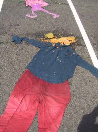 Ну, чтоб не травмировать неокрепшую психику, не будем вставлять жестяцкие картинки