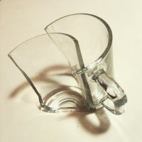 Автор видимо не очень хорошо понимает, о чем пост