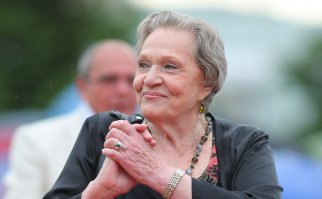 Римма Васильевна Маркова 3 марта 1925 — 15 января 2015
Но́нна Ви́кторовна Мордюко́ва 25 ноября 1925— 6 июля 2008
Вячеслав Васильевич Тихонов 8 февраля 1928— 4 декабря 2009