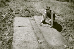 Разница видна через 50 км!Литва, Польша, тазе, бывшая Пруссия. 300 летние дома как конфетки. или у них по четыре руки????? Чем мы хуже, почему на праве победителя не можем ухаживать за могилой умершего 300 лет назад немца???? МЫ ВАРВАРЫ!!!! хотите пример? я поисковик, нашел эпитафию 1914 года, под ней 30 немцев (да военных, убиты русскими, под Струдженом, ныне Нестеров), сообщил в посольство, властям, Сми.... все насрать! хотя по началу шум придали! сейчас на этом месте школоте свинец плавит,со словами: "этож немцы"...ВАРВАРЫ!!!!!!!