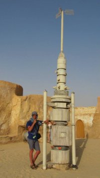 Я был на Татуине :) Кстати, в посте на фото про Татуин - обычная пещера трагладитов. Они до сих пор в них живут(последняя фотка у меня)