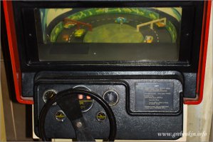 Найдите на этих 3х картинках Aston Martin: