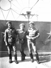 Спасибо ! Эти ссылки видел. Хотелось бы фоток. Там юность прошла... Если сможете, сделайте пож - та, если там частенько бываете. Очень интересен Отдельный батальон связи . Вот фотка с КПП на площади и плац в автопарке.