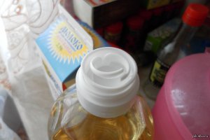 А вот ещё вечная проблема. Никогда не получалось открыть нормально подсолнечное масло.