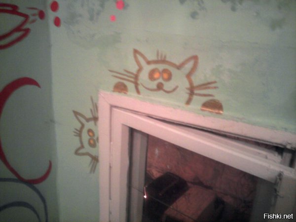 Отлично! Молодцы! Позитива нехватка большая! Я тож четыре года назад разрисовала все парадку, соседи были в восторге! водили друзей-знакомых на экскурсию:) ну у нас такой срач на стенах был - смотреть было страшно... сфотографировать так руки и не дошли, а этим летом сделали косметику - сейчас чистенько! как в больничке. Соседи уже спрашивают когда еще буду рисовать:)
Вот чуть фото, правда на телефон, т.что за качество прошу прощения:)