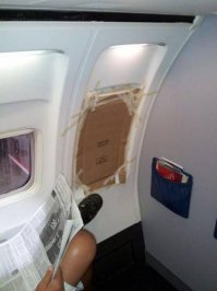 Лохи! Все ж знают что надо синей изолентой!