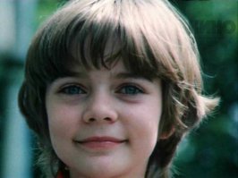 Почему опять какие то непонятные заграничные тёлки?