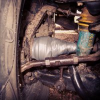 это шрус что ли перемотан - умно!
до замены можно отъездить и грязь не попадет!