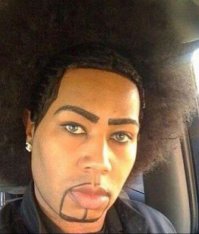 борода тоже нарисованная?