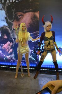 Может кто и мне поможет найти эту красавицу в белом?