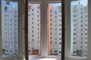 А пока что живем вот так, причем с каждым новым проектом - тот дом напротив приближается.