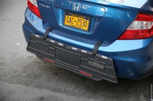 В Нью-Йорке народ массово возит в багажнике такие бампера: