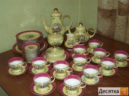 А я и сейчас люблю салаты в хрустальные вазы накладывать и пить кофе из "Мадонны"  ГДРовской.