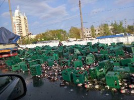 Он уже переворачивался)))Киев))):