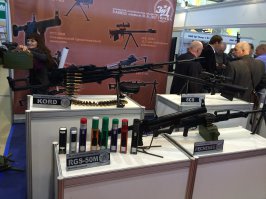 только что закончилась выставка "интерполитех". устал как собака. естественно были представлены наши разработчики вооружения. позвольте выставить несколько фото (сразу прощу прощения за качество).