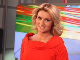 В списке половина не ведущие , а бл...ди т.е. эти как их - "светские львицы"...
Во ведущие...