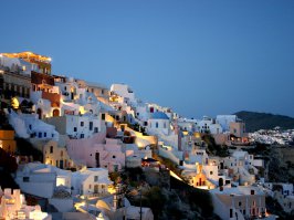 Прикольно. Но лично мне из стран Средиземноморья больше нравится Греция, а именно остров Санторини (по фото - сам не был):