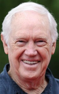 А как же такие актёры как Ронни Кокс, Мигель Феррер, Рэй Уайз?? Лень было делать?